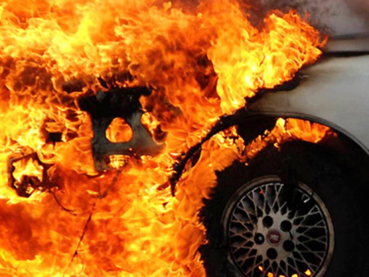 У Ковелі посеред вулиці спалахнув автомобіль