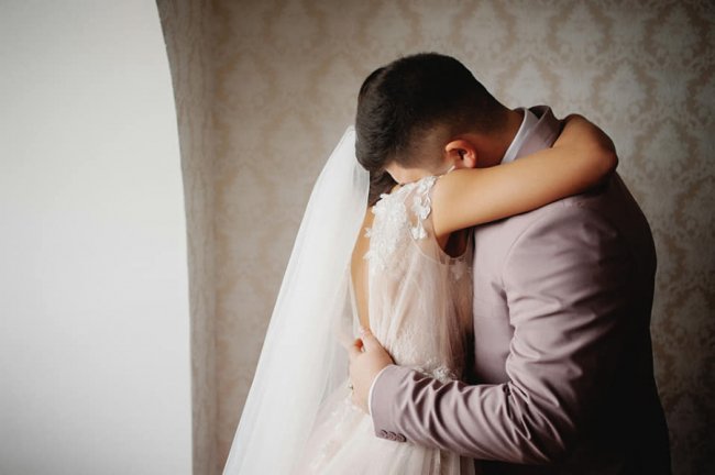 Відомий волинський гуморист зворушливо привітав дружину з річницею весілля. ФОТО