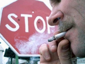 Парламент повністю заборонив куріння в громадських місцях