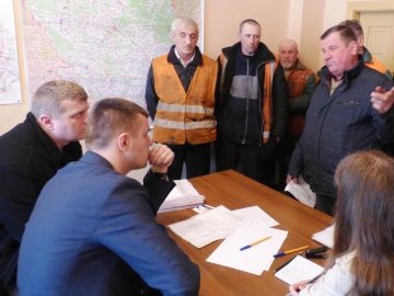 Дорожники Іваничівської дільниці вже три місяці не отримують зарплату