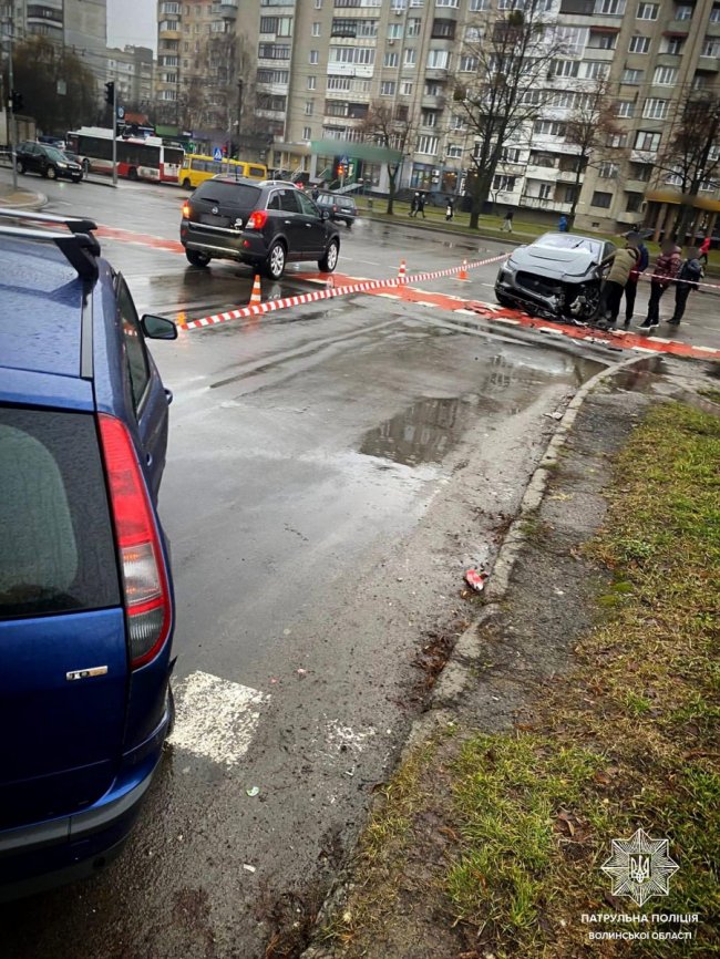 На Соборності у Луцьку зіткнулися дві автівки. ФОТО