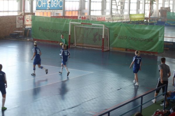 Чоловіча команда журналістів зіграла товариський матч з професійними спортсменками