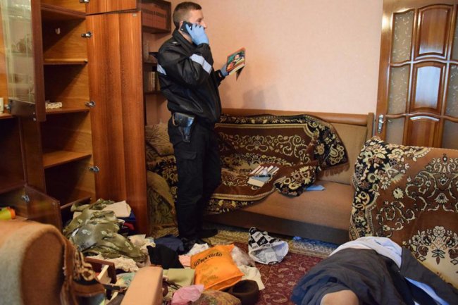 У Миколаєві з ножем в шиї знайшли відому лікарку