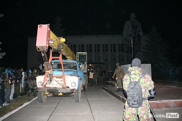 Як Волинь позбулася маневицького Леніна. ФОТО