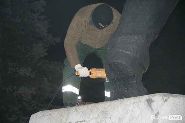 Як Волинь позбулася маневицького Леніна. ФОТО