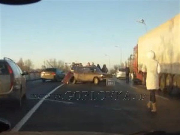 Через ожеледицю Донеччина «тонула» в аваріях. ФОТО. ВІДЕО 