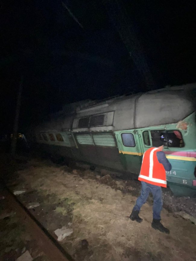 Потяг «Київ-Варшава» зійшов з рейок: на Волині відкрили «кримінал». ФОТО