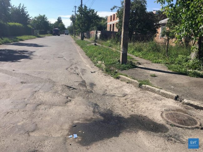 У Нововолинську швидка зіткнулася з легковиком і «влетіла» в стовп. ФОТО