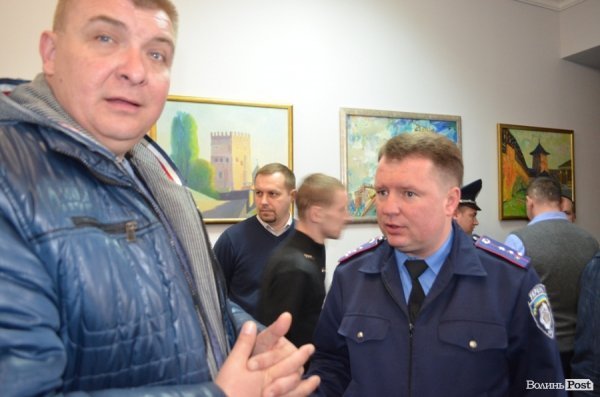 У Луцьку водії «гудять» під мерією. ФОТО