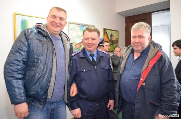 У Луцьку водії «гудять» під мерією. ФОТО