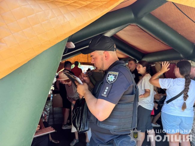 Поліція документує наслідки ворожої масованої атаки у Луцьку