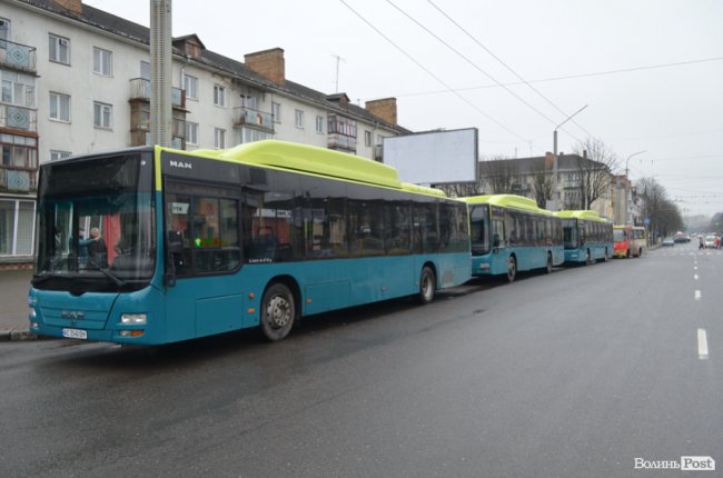  Ще три еко-автобуси курсуватимуть Луцьком від завтра, 15 грудня. ФОТО