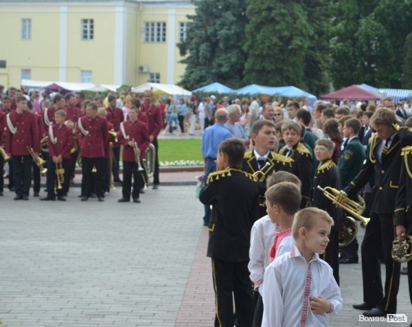 У центрі Луцька - фестиваль творчості дітей. ФОТО