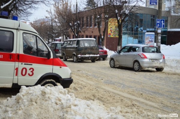Центральну вулицю Луцька «паралізувало». ФОТО. ВІДЕО