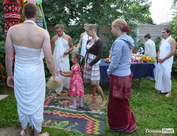 На свято вшановувати явлення Крішни приходили сім'ями 