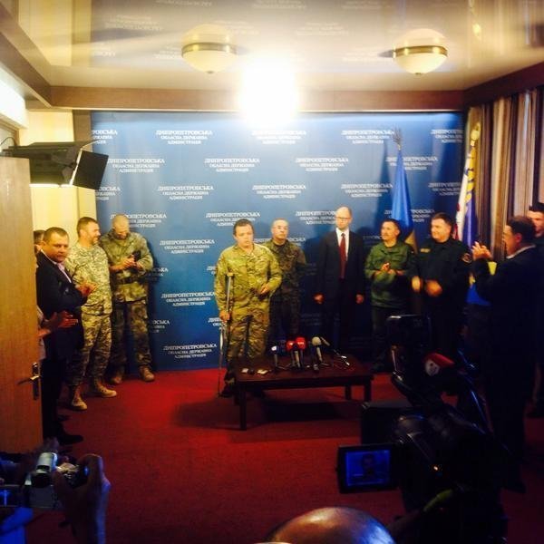 Семенченко зняв балаклаву. ФОТО