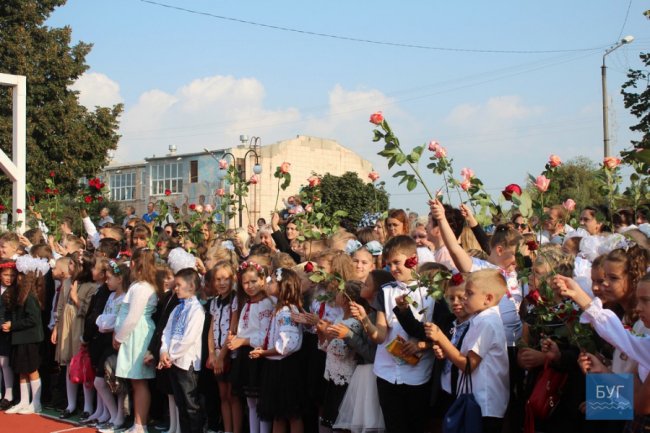 У Нововолинську відгуляли перший дзвоник. ФОТО