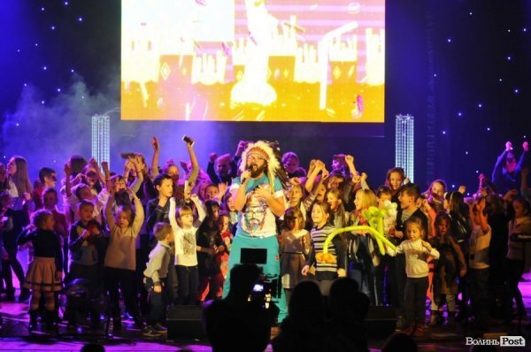 Концерт на «Міс принцеса України» в Луцьку: «А.Р.М.І.Я.», «Дзідзьо», діти