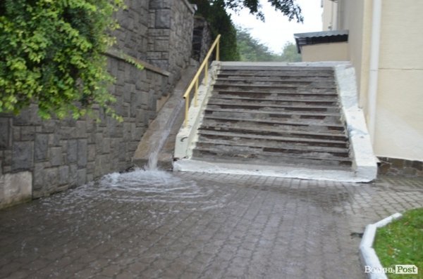 Луцьк заливає. ФОТО. ВІДЕО