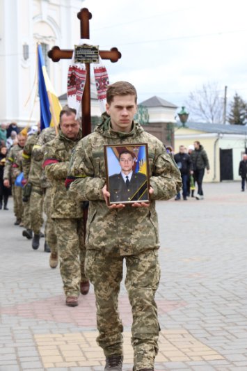 У Луцьку провели в останню путь загиблого Героя Іллю Симоновича