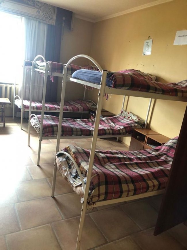 На Львівщині у «реабілітаційному центрі» незаконно утримували десятки людей. ФОТО