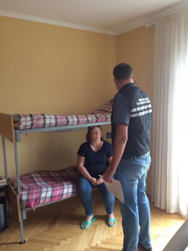 На Львівщині у «реабілітаційному центрі» незаконно утримували десятки людей. ФОТО