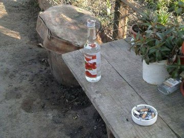 У Луцьку чоловік з самого ранку продавав сурогат