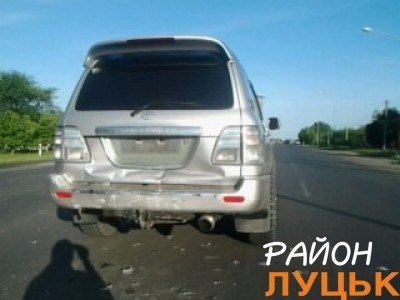 У Луцьку аварія: зіткнулося три автівки. ФОТО