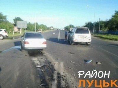 У Луцьку аварія: зіткнулося три автівки. ФОТО