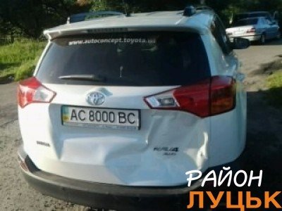 У Луцьку аварія: зіткнулося три автівки. ФОТО