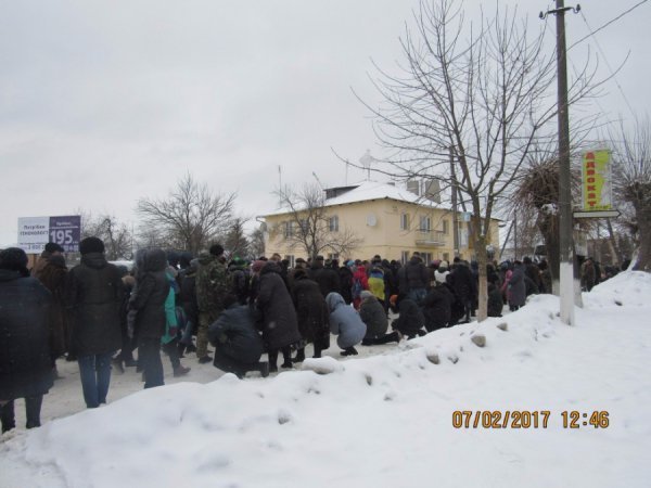 Волинь на колінах зустріла загиблого бійця Маріса Камінського