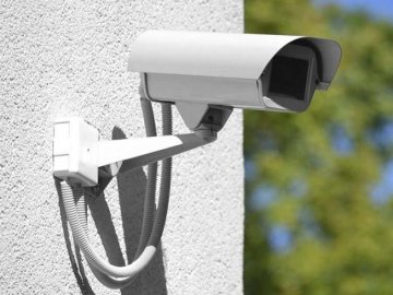 Спортмайданчик на Волині обладнають камерами спостереження, аби дізнатися, хто псує інвентар