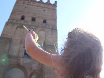 Луцькі патрульні зняли миле відео до Дня Незалежності