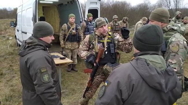 На українсько-білоруському кордоні на Волині сили оборони вчаться зупиняти броньовану ворожу техніку