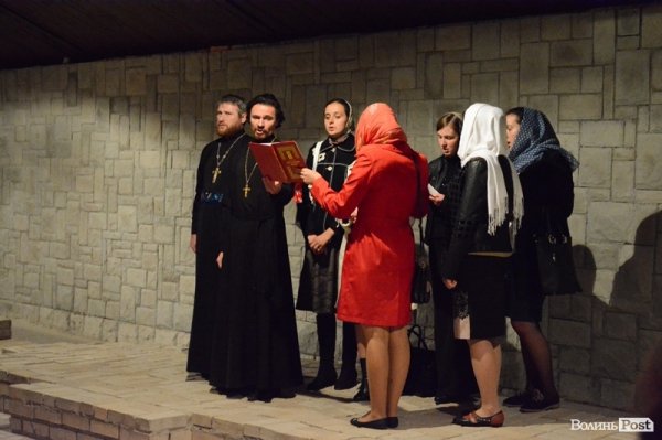 У Луцьку священики молилися біля старовинних руїн. ФОТО