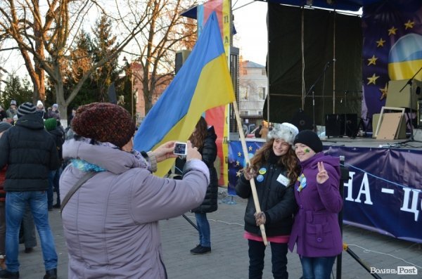 Другий день Нового Майдану у Луцьку. ФОТО