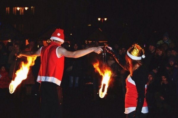 У Луцьку активісти «запалили вогні надії» для вихованців дитячого будинку. ФОТО
