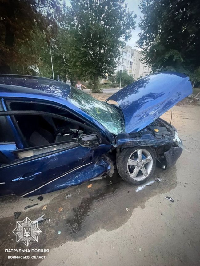 На Відродження зіткнулися відразу три автівки