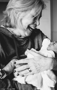 Життя від народження до всиновлення. ФОТО