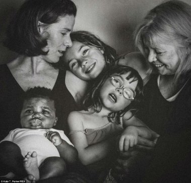 Життя від народження до всиновлення. ФОТО