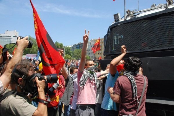 У Туреччині ‒ нові сутички між поліцією та демонстрантами. ФОТО