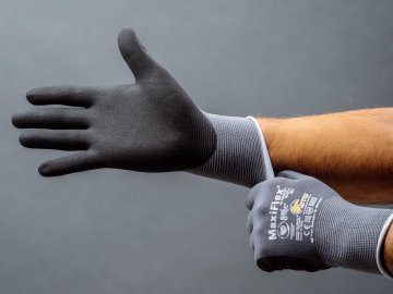 На ринку ЗІЗ робочі рукавички з мультизахистом*