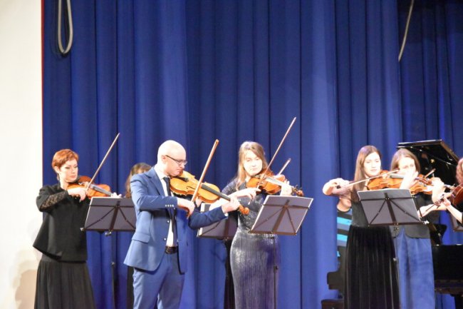 Лучани насолодилися різдвяним концертом оркестру «Con Moto». ФОТО