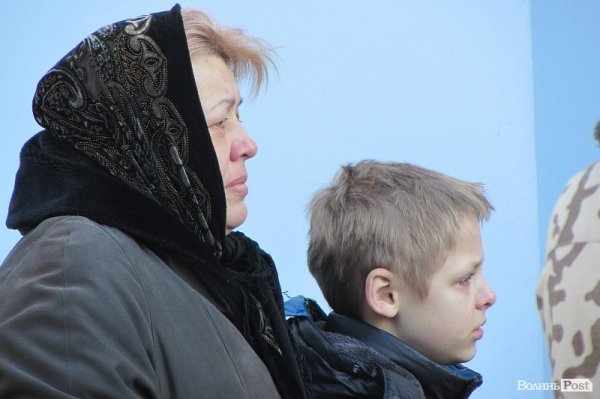 У Володимирі-Волинському попрощалися із загиблим бійцем. ФОТО