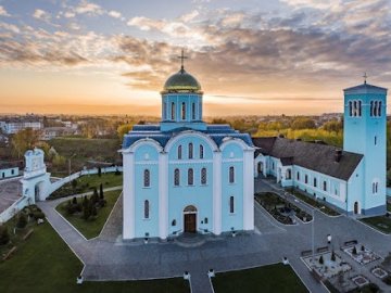 Ретровечірки, ярмарки, виступи відомих артистів: як у Володимирі відзначатимуть День міста