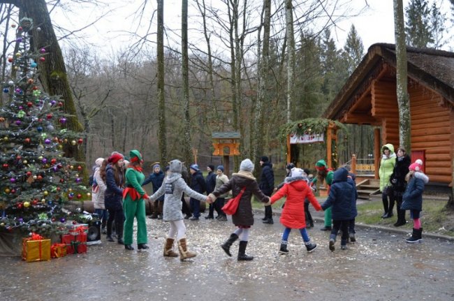 Листівки від янголят та одруження «військової» пари. Добрі новини Волині