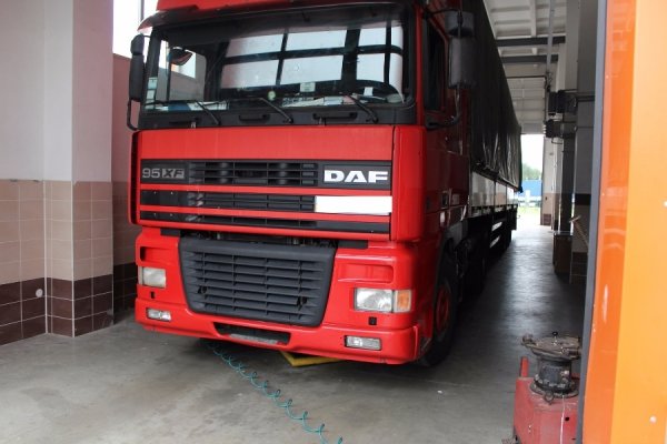 На «Ягодині» у колесах вантажівки знайшли величезну партію цигарок . ФОТО.  ВІДЕО