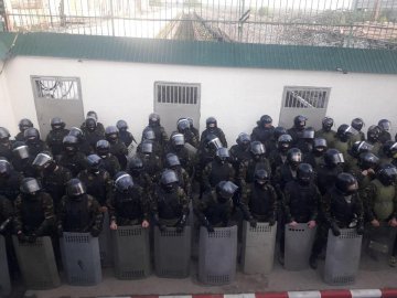 У Черкасах засуджені напали на працівників колонії. ФОТО