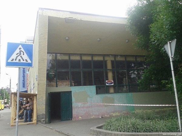 Як ремонтують колишній луцький кінотеатр. ФОТО