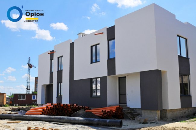 Перші квадрохауси у Луцьку: у ЖК «Оріон» кипить робота. ФОТО*